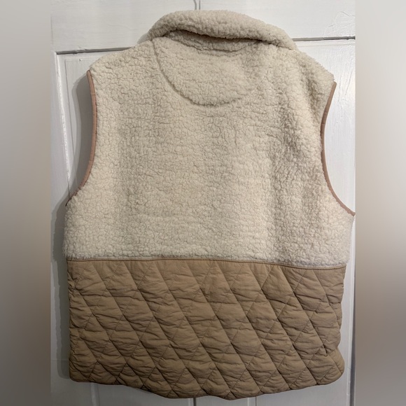 Abercrombie & Fitch Cream and Tan Vest - Picture 5 of 6